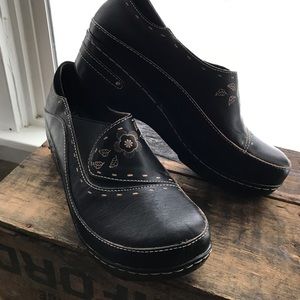 L'artiste Spring Step Clogs